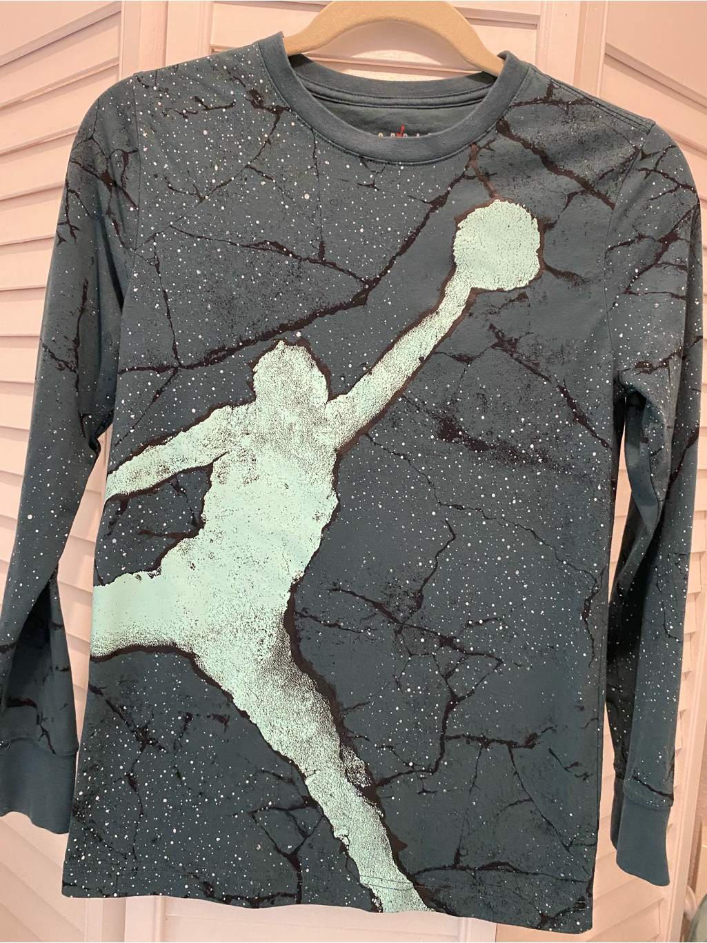 Nike Air Jordan Boys “Jumpman Longsleeve T-Shirt” Size L (12-13yr) Mint/Gray Euc